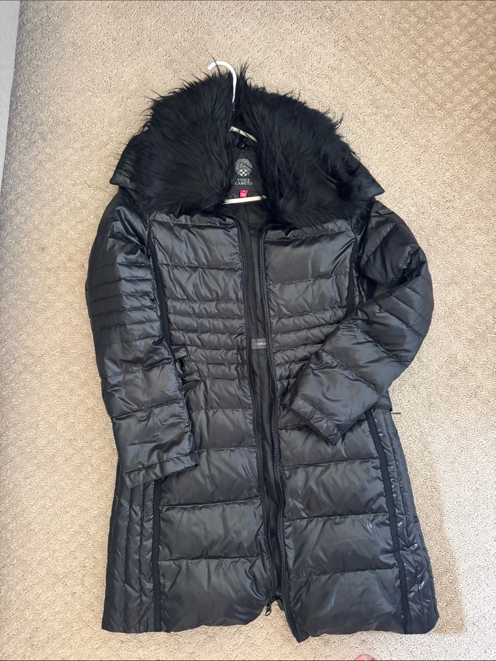 Vince Camuto puffer / faux fur hood /M